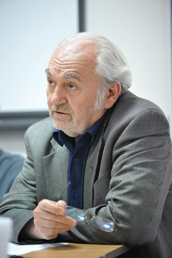 „Ai copil? Învaţă să fii părinte!“