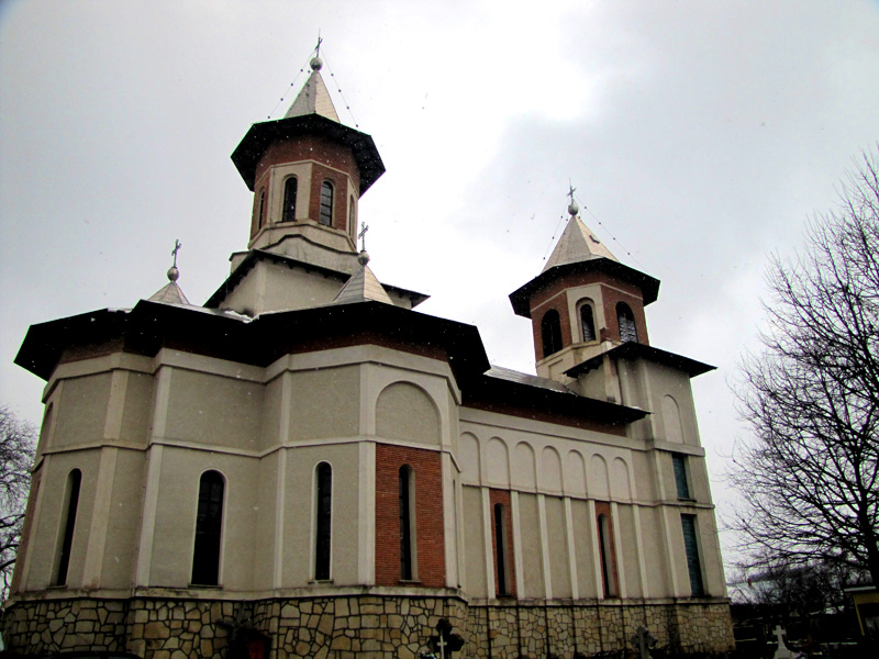 Credincioşii de la Poloboc resimt ajutorul divin în Taina Sfântului Maslu