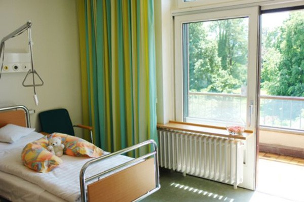 Spitalele care n-au cerut transformarea în cămine de bătrâni nu primesc bani Spitalele care n-au cerut transformarea în cămine de bătrâni nu primesc bani