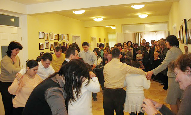 Elevii Şcolii „Elena Cuza“, alături de copiii cu sindrom Down