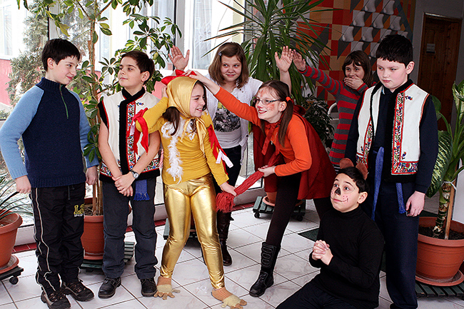 Festival-concurs al trupelor şcolare