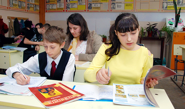 „Religia îl umanizează pe elev şi îl vindecă de însingurare“