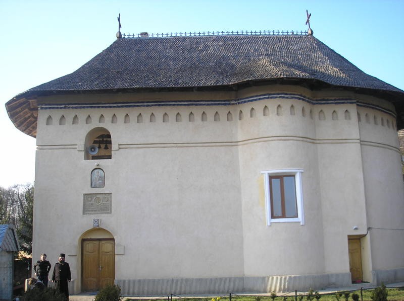 Pelerinaj la Mănăstirea Lacuri