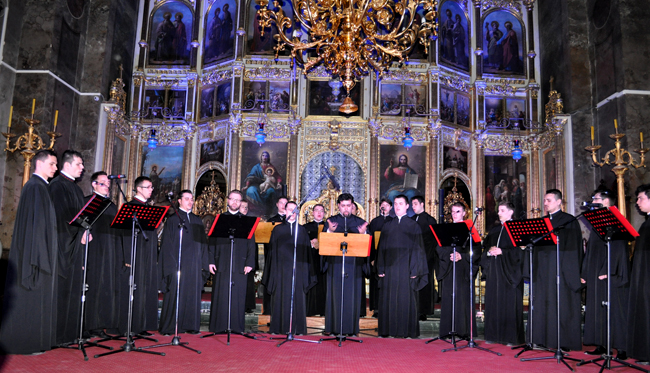 „Lumina Crucii“, la Catedrala mitropolitană din Iaşi „Lumina Crucii“, la Catedrala mitropolitană din Iaşi