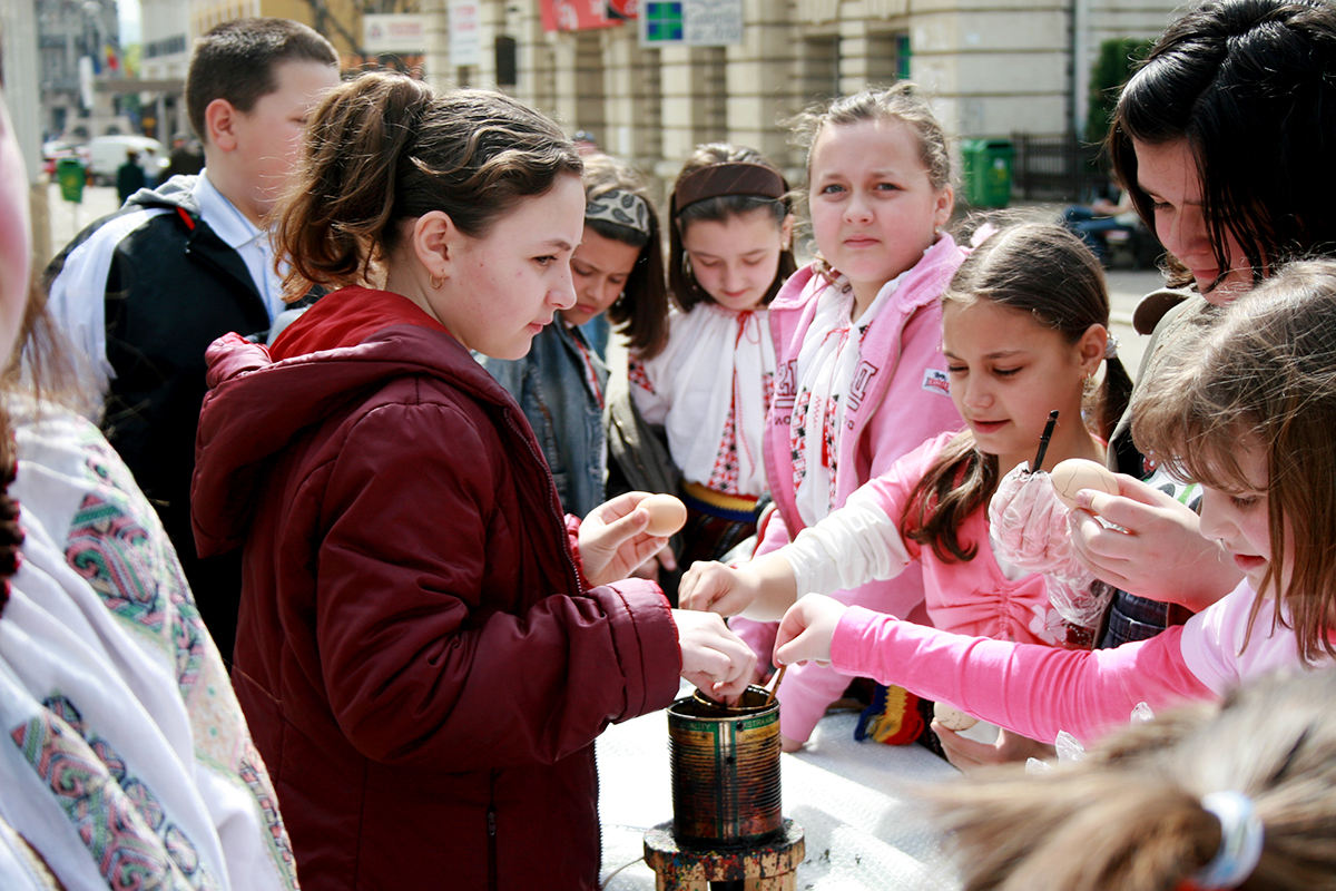 Ouăle închistrite se fac cu sufletul