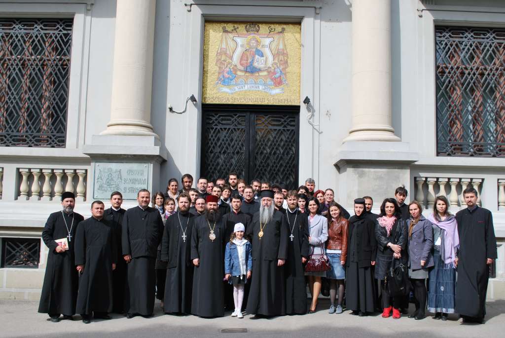 Pelerini slătineni pe meleaguri mehedinţene Pelerini slătineni pe meleaguri mehedinţene