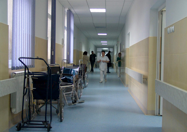 „Când elimini nişte servicii medicale spitaliceşti, trebuie să pui altele în loc“
