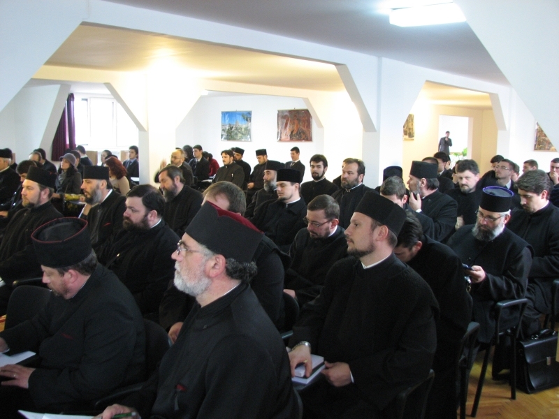 Curs despre tradiţii şi obiceiuri de Florii şi de Paşti, la Centrul Eparhial al Arhiepiscopiei Dunării de Jos