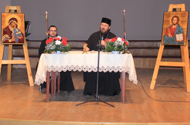 Conferinţă despre Taina Sf. Botez şi Taina Sf. Cununii susţinută de PS Emilian Lovişteanul