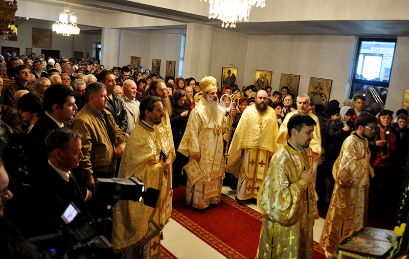 IPS Teofan: „Să ne dăruiască Dumnezeu starea bucuriei, smereniei, tristeţii duhovniceşti şi iubirii de vrăjmaşi“ IPS Teofan: „Să ne dăruiască Dumnezeu starea bucuriei, smereniei, tristeţii duhovniceşti şi iubirii de vrăjmaşi“