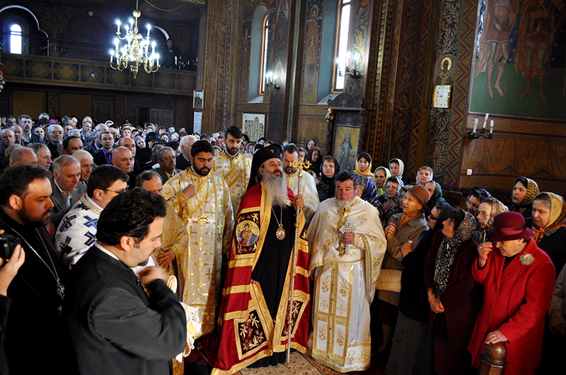 „Omul Îl recunoaşte pe Domnul Hristos în momentul împărtăşirii cu Sfintele Taine“