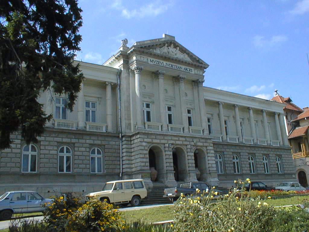 A XIII-a ediţie a Expoziţiei-concurs „Rugămu-ne Ţie“, la Piteşti