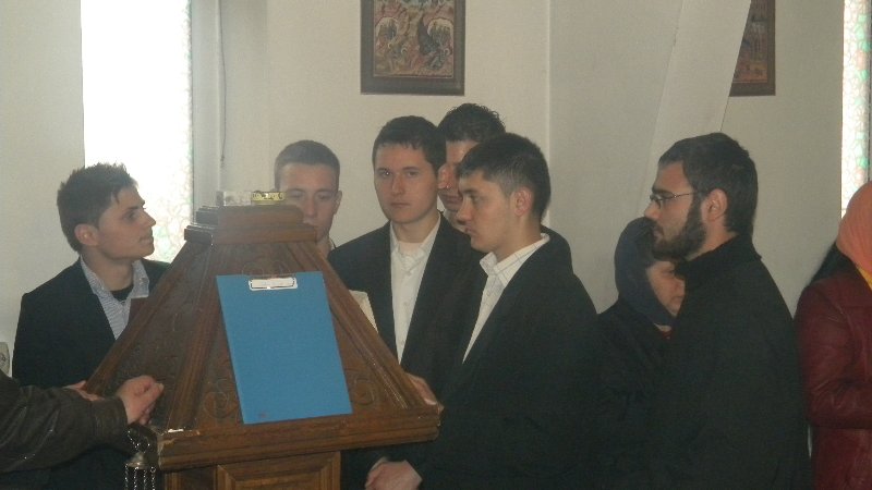 Elevii seminariști craioveni s-au implicat într-o activitate duhovnicească Elevii seminariști craioveni s-au implicat într-o activitate duhovnicească