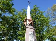 Crucea ortodoxă sau steagul roşu – ce este mai potrivit pentru comemorarea soldaţilor sovietici?