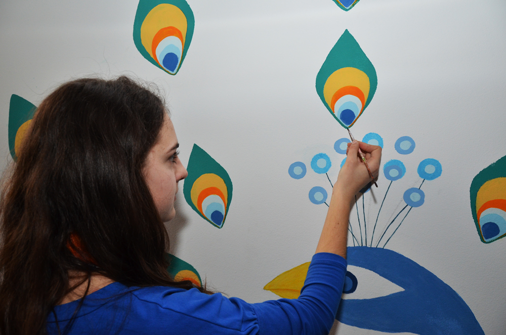 Un grup de liceeni a decorat Grădiniţa „Buna Vestire“