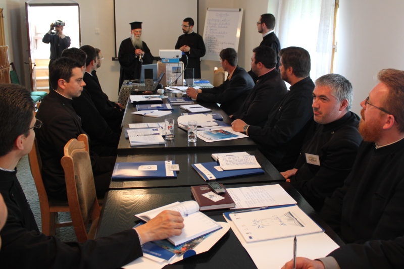 În Protopopiatul Râmnicu Vâlcea a avut loc o sesiune de formare a preoţilor