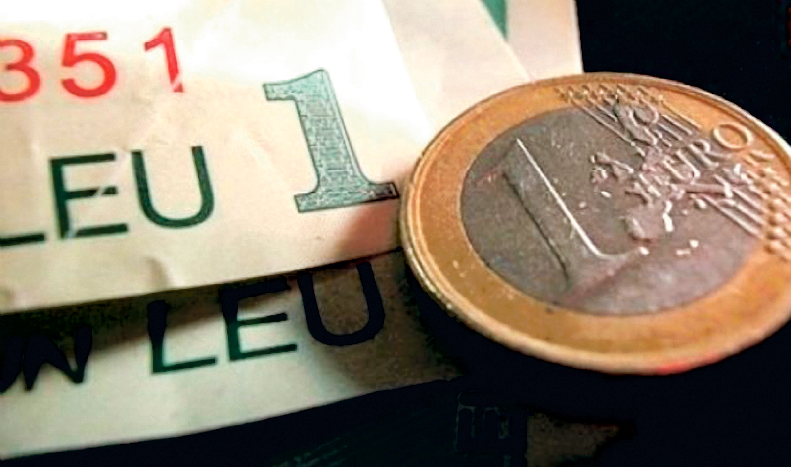 Leul continuă să se deprecieze Leul continuă să se deprecieze