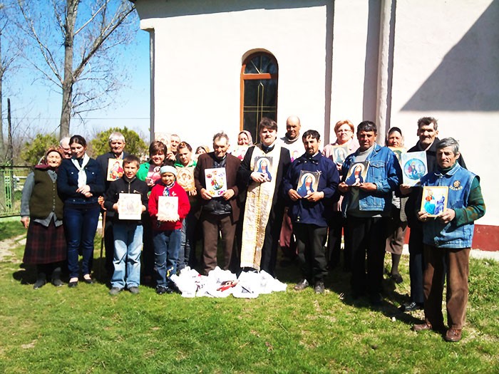 „Icoana în casa creştinului“ în parohia Luceni „Icoana în casa creştinului“ în parohia Luceni