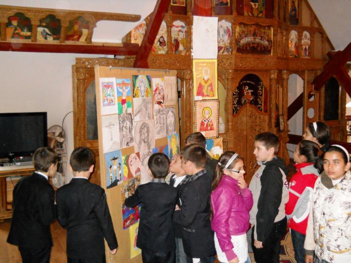 În Episcopia Giurgiului a fost organizată o expoziție cu icoane ale elevilor