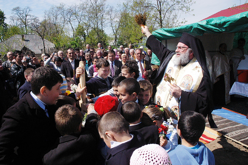 Binecuvântare arhierească în parohia Brănişteni