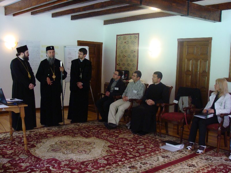 Sesiune de formare pe teme de comunicare socială la Mănăstirea Tismana
