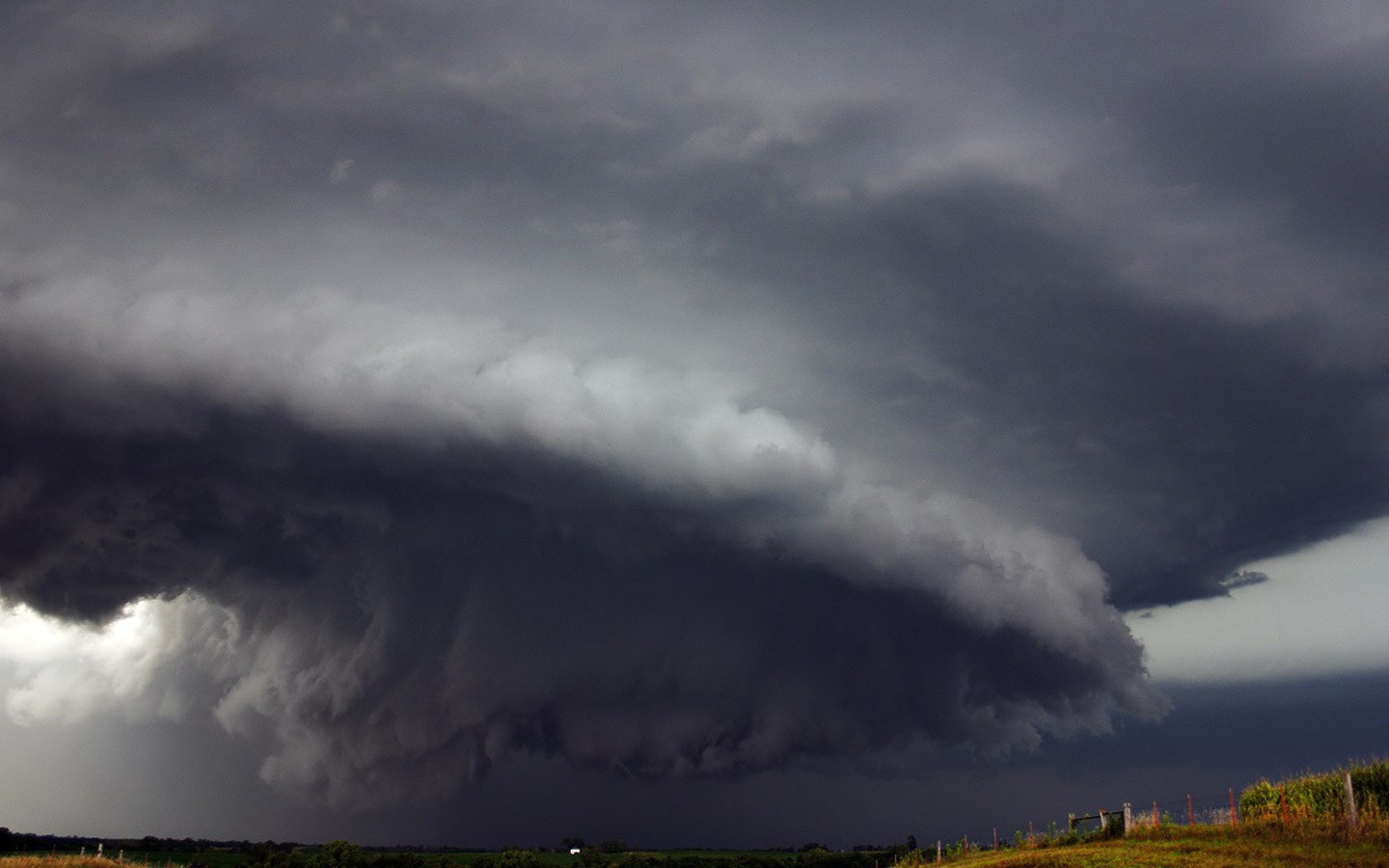 Creştinii ortodocşi ajută pe cei loviţi de tornade în Alabama