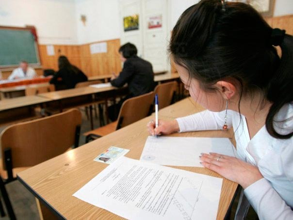Astăzi începe examenul de bacalaureat