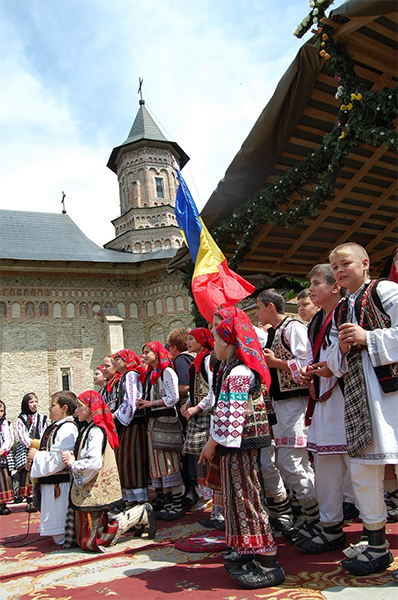 &quot;La actul educaţiei creştine trebuie să aibă acces toţi oamenii&quot;