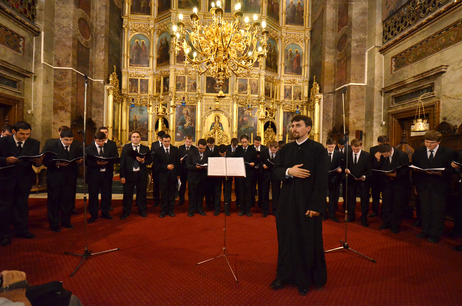 Corul bărbătesc „Mitropolitul Iosif Naniescu“ „Cântare de laudă adusă lui Dumnezeu“ la Catedrala mitropolitană din Iaşi