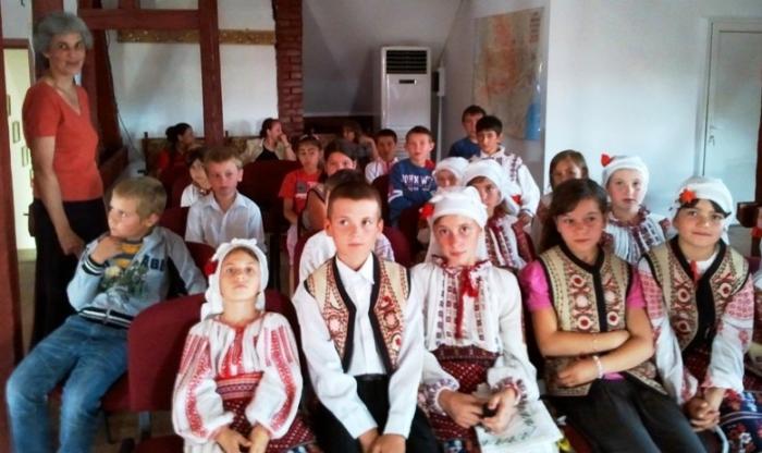 &quot;Copiii printre cărţi&quot; este proiectul educativ desfăşurat în Episcopia Giurgiului