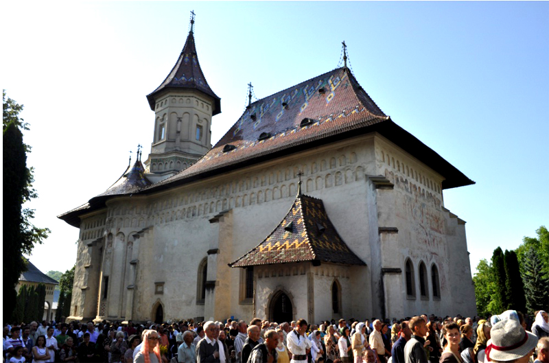 Pelerinii Sfântului Ioan cel Nou, la hramul Catedralei arhiepiscopale din Suceava