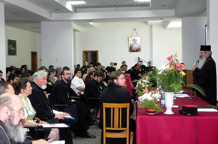 Preoţii şi preotesele din Protopopiatele Paşcani, Săveni şi Roznov, în conferinţă la Durău