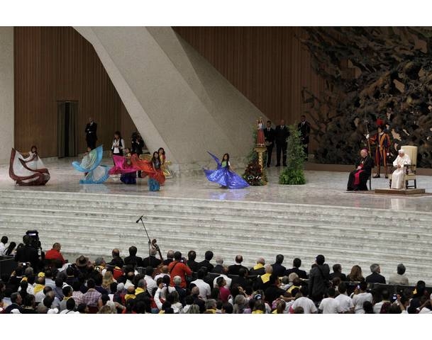 Papa Benedict al XVI-lea a primit o delegaţie de 2000 de romi