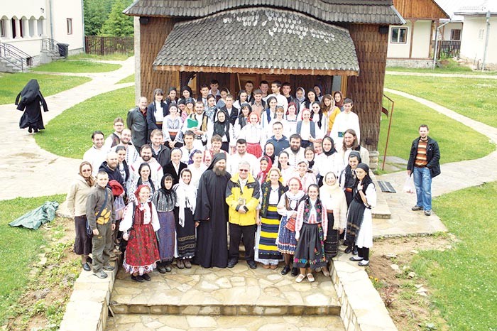 Tabără duhovnicească „Părintele Teofil Părăian“ la Mănăstirea Oaşa