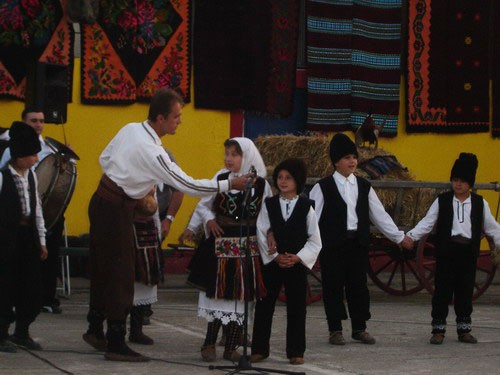 În Timoc va avea loc Festivalul internaţional „Joc Românesc“