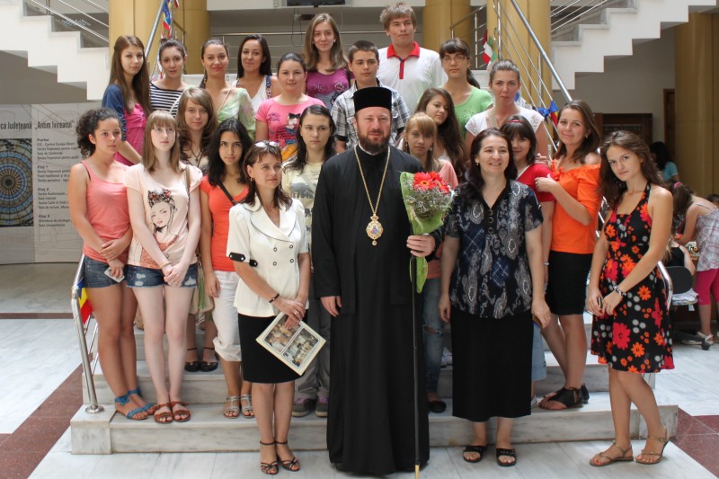 La Râmnicu Vâlcea a avut loc conferinţa &quot;Cultura şi spiritualitatea românească - moştenire şi responsabilitate pentru generaţia tânără&quot;