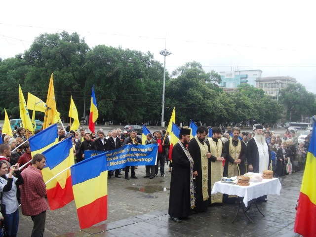 Parastas de pomenire pentru victimele ocupaţiei sovietice Parastas de pomenire pentru victimele ocupaţiei sovietice