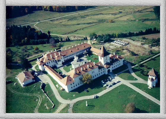 Proiectul Tineretul implicat în activităţi de protecţie a mediului, la Mănăstirea Brâncoveanu de la Sâmbăta de Sus