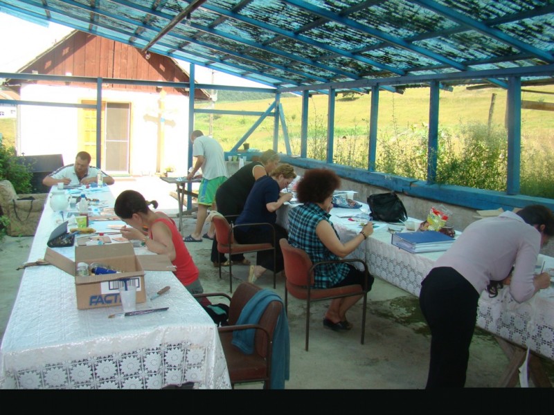 La Mănăstirea „Schimbarea la Faţă” Voivodeni are loc Tabăra Naţională de Iconografie La Mănăstirea „Schimbarea la Faţă” Voivodeni are loc Tabăra Naţională de Iconografie