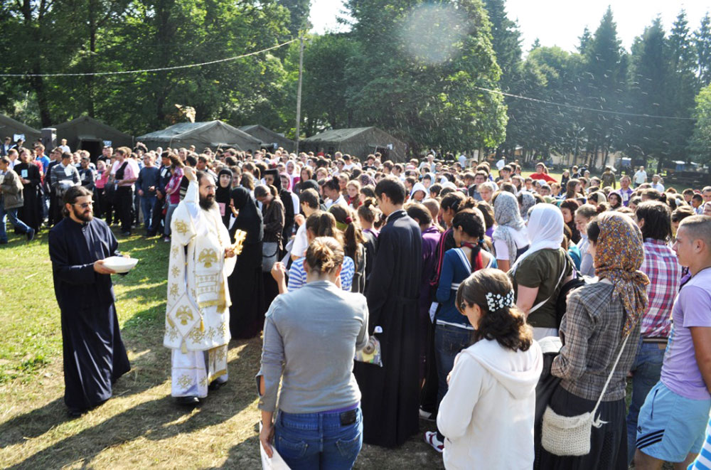 „Să deveniţi stâlpi, lumini şi prelungirea Evangheliei în lumea în care trăiţi“