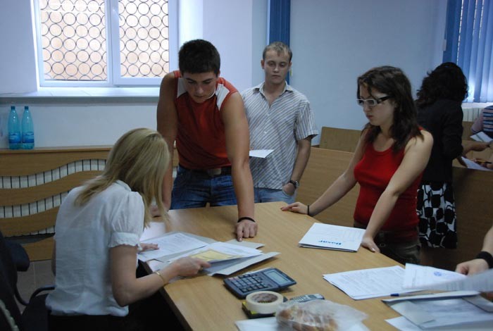 De azi încep înscrierile la universităţi