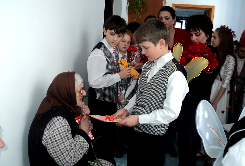 Majoritatea românilor nu se implică în cauze caritabile Majoritatea românilor nu se implică în cauze caritabile