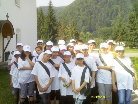 Elevi botoşăneni în tabăra naţională de ecologizare de la Sâmbăta de Sus Elevi botoşăneni în tabăra naţională de ecologizare de la Sâmbăta de Sus