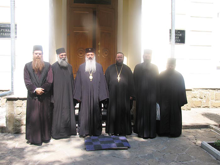 Mitropolitul Moldovei şi Bucovinei, pentru şapte zile în Crimeea