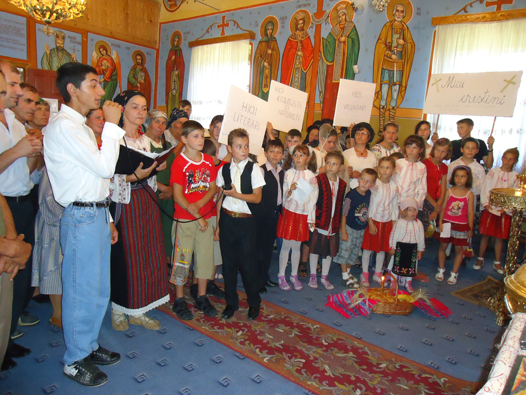 Proiectul educaţional „Şcoala de vară“, în parohia Vultureni