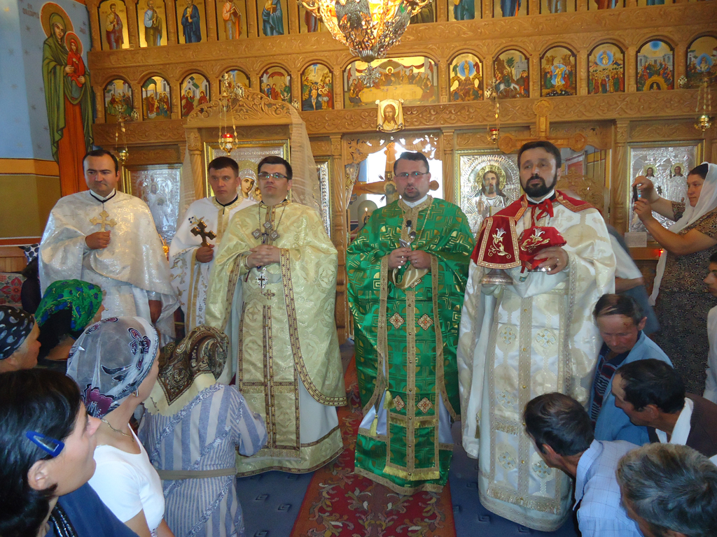 Proiectul educaţional „Şcoala de vară“, în parohia Vultureni