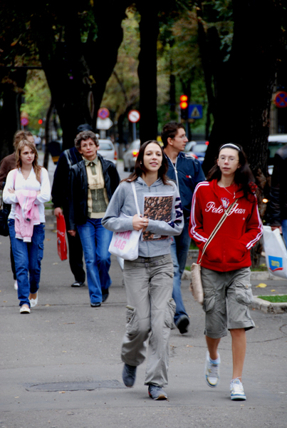 În anul şcolar 2011-2012, 950 de elevi basarabeni vor învăţa în România