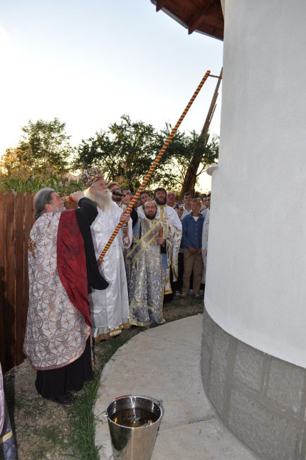 Binecuvântări arhiereşti în parohia Dumbrava Roşie II