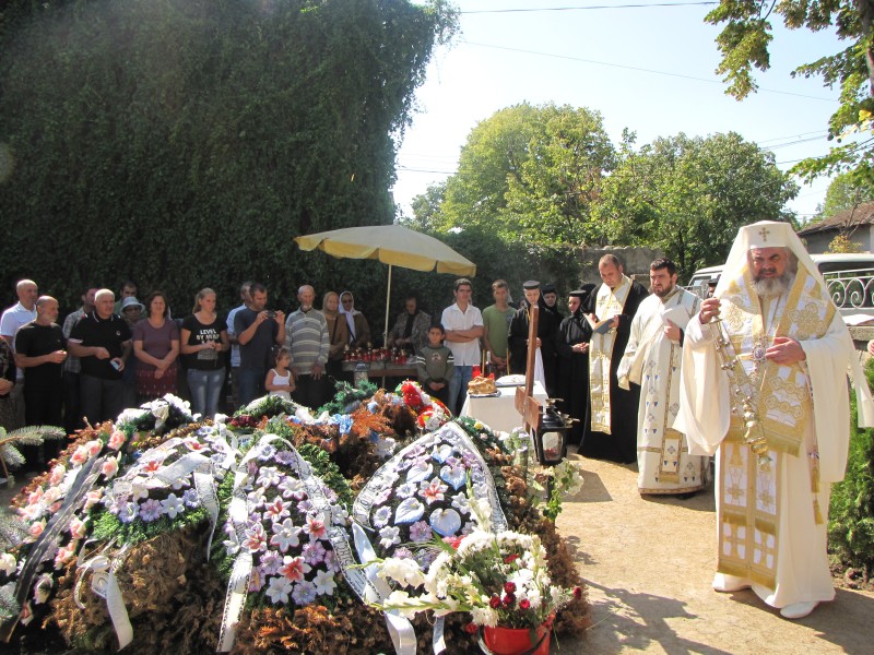 PF Daniel va oficia mâine slujba Parastasului de 40 de zile al Părintelui Arsenie Papacioc