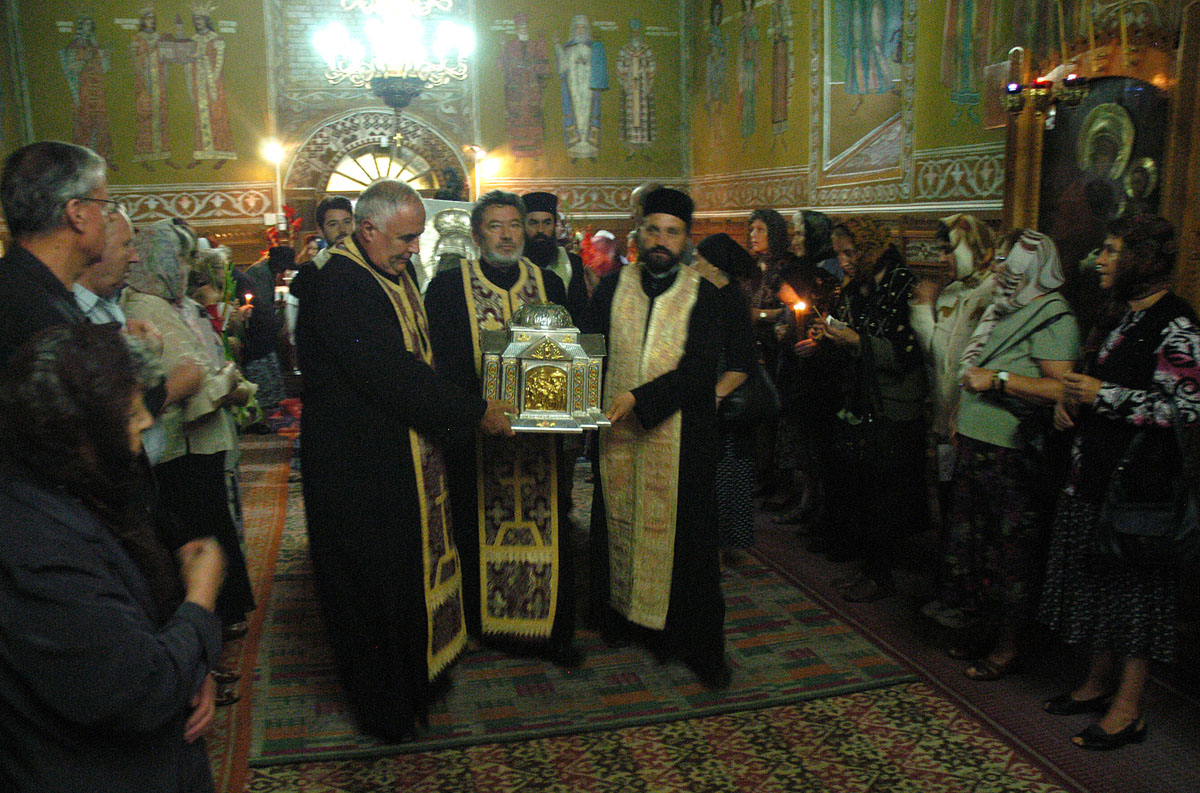 Odoare sfinte în pelerinaj la Biserica Precista din Bacău